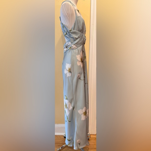 Zara floral dress - Picture 7 of 8